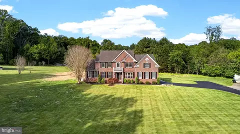 8 Noah Ct, Woodstock, MD 21163