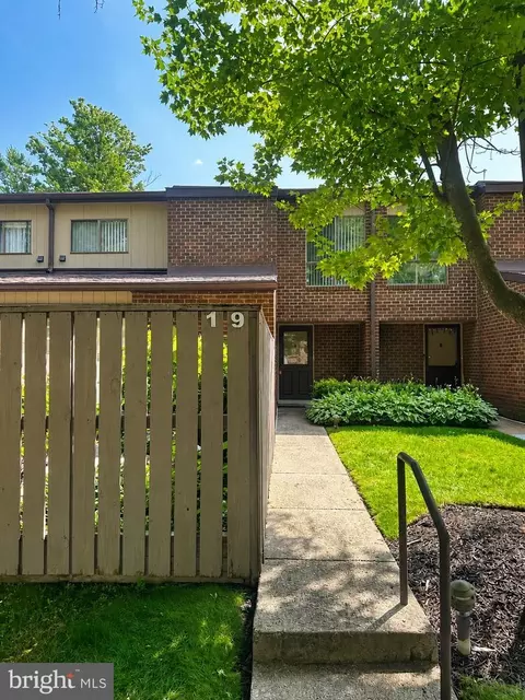 19 Saddle Ct #B, Pikesville, MD 21208