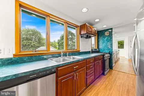 Kitchen - 1257 Circle Dr, Halethorpe, MD 21227 photo 2 of 3