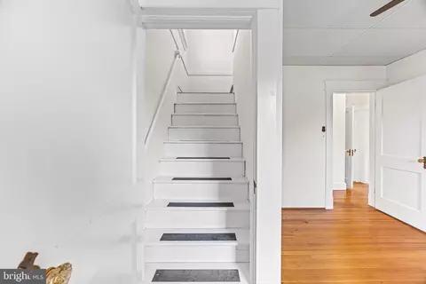 Entry Way - 1257 Circle Dr, Halethorpe, MD 21227 photo 6 of 8