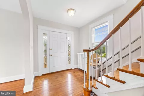 Entry Way - 1257 Circle Dr, Halethorpe, MD 21227 photo 2 of 8