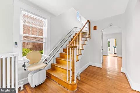 Entry Way - 1257 Circle Dr, Halethorpe, MD 21227 photo 1 of 8