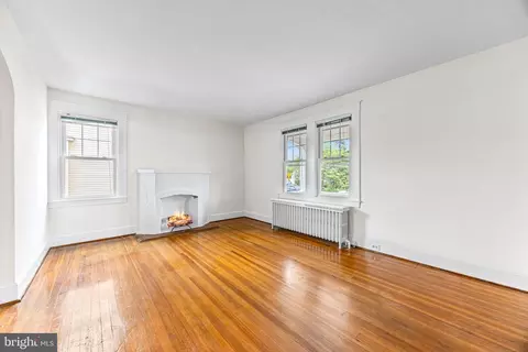 Living - 1257 Circle Dr, Halethorpe, MD 21227 photo 5 of 8