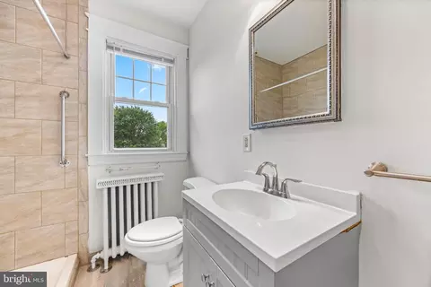 Bath - 1257 Circle Dr, Halethorpe, MD 21227 photo 1 of 2