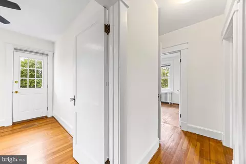 Entry Way - 1257 Circle Dr, Halethorpe, MD 21227 photo 4 of 8