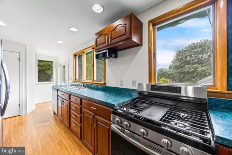 Kitchen - 1257 Circle Dr, Halethorpe, MD 21227 photo 3 of 3