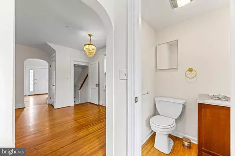 Entry Way - 1257 Circle Dr, Halethorpe, MD 21227 photo 3 of 8