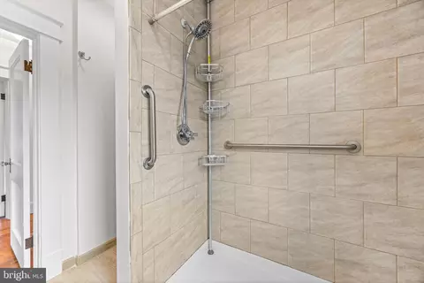 Bath - 1257 Circle Dr, Halethorpe, MD 21227 photo 2 of 2