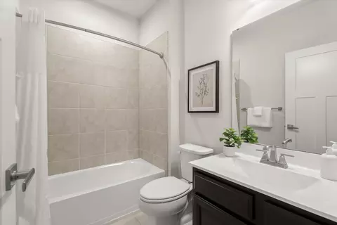 Bath - 302 Bevington St, Middle River, MD 21220 photo 7 of 7
