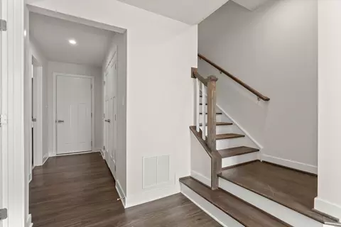 Entry Way - 302 Bevington St, Middle River, MD 21220 photo 2 of 3