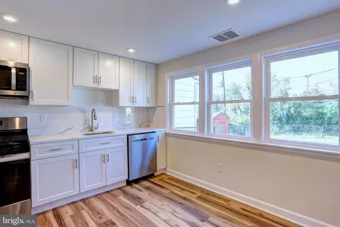 2711 Yarnall Rd, Halethorpe, MD 21227 photo 9