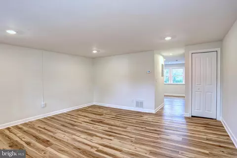 2711 Yarnall Rd, Halethorpe, MD 21227 photo 2