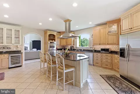 Kitchen - 9 Deer Ridge Ct, Phoenix, MD 21131 photo 2 of 10