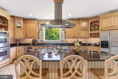 Kitchen - 9 Deer Ridge Ct, Phoenix, MD 21131 photo 4 of 10