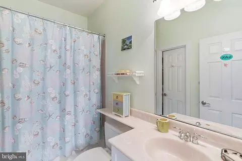 Bath - 9 Deer Ridge Ct, Phoenix, MD 21131 photo 9 of 10