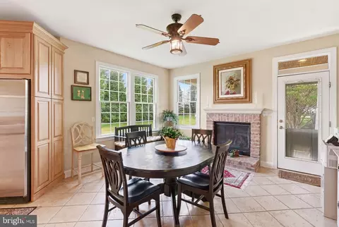 Dining - 9 Deer Ridge Ct, Phoenix, MD 21131 photo 4 of 4