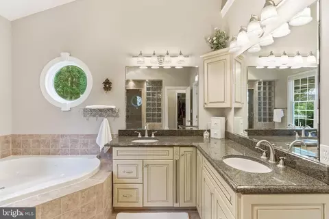 Bath - 9 Deer Ridge Ct, Phoenix, MD 21131 photo 2 of 10
