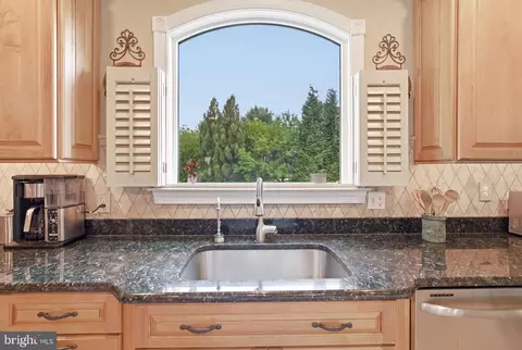 Kitchen - 9 Deer Ridge Ct, Phoenix, MD 21131 photo 7 of 10
