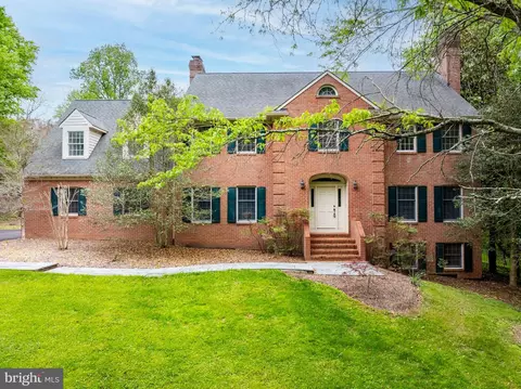 14613 Philpot Rd, Phoenix, MD 21131