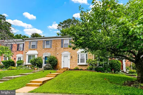 9 Island Run Ct, Catonsville, MD 21228