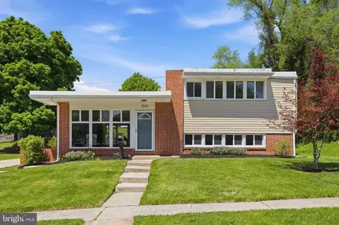 1004 Flagtree Ln, Pikesville, MD 21208
