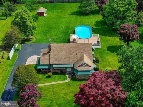 2922 Cub Hill Rd, Parkville, MD 21234