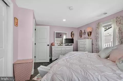 Bedroom - 6704 River Drive Rd, Sparrows Point, MD 21219 photo 3 of 3