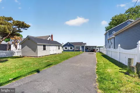 Exterior - 6704 River Drive Rd, Sparrows Point, MD 21219 photo 3 of 12
