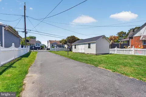 Exterior - 6704 River Drive Rd, Sparrows Point, MD 21219 photo 2 of 12