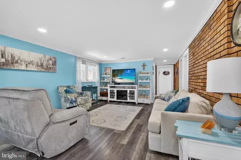 Living - 6704 River Drive Rd, Sparrows Point, MD 21219 photo 1 of 3