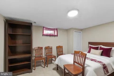 Bedroom - 5712 Johnnycake Rd, Baltimore, MD 21207 photo 6 of 7