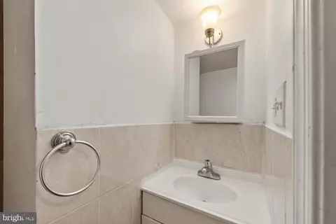 Bath - 5712 Johnnycake Rd, Baltimore, MD 21207 photo 1 of 1