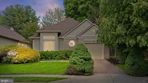 24 Stags Leap Ct, Pikesville, MD 21208