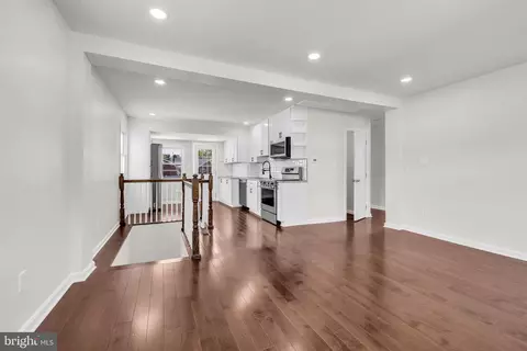 Entry Way - 3 Compression Ct, Middle River, MD 21220 photo 2 of 11
