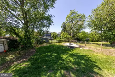 Exterior - 1820 Arbutus Ave, Halethorpe, MD 21227 photo 5 of 7