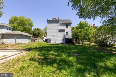 Exterior - 1820 Arbutus Ave, Halethorpe, MD 21227 photo 7 of 7