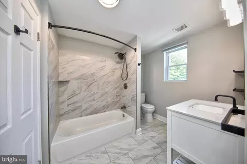Bath - 1820 Arbutus Ave, Halethorpe, MD 21227 photo 3 of 3