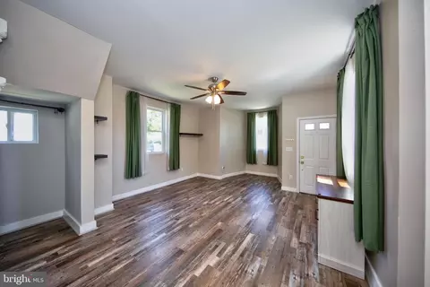 Living - 1820 Arbutus Ave, Halethorpe, MD 21227 photo 3 of 3