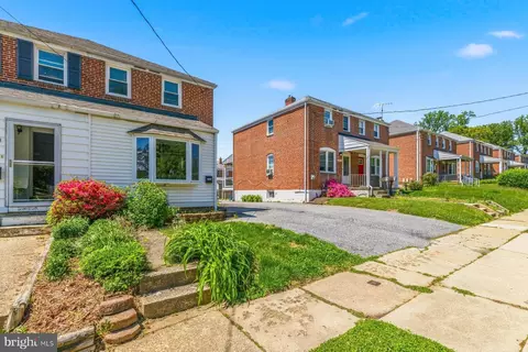 8530 Oakleigh Rd, Parkville, MD 21234