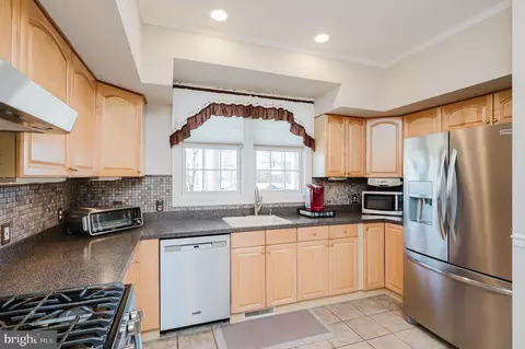 Kitchen - 11604 Jerome Ave, White Marsh, MD 21162 photo 3 of 4