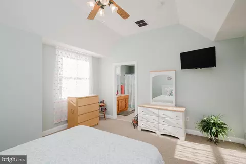 Bedroom - 11604 Jerome Ave, White Marsh, MD 21162 photo 5 of 12