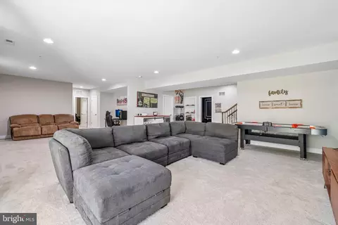 Entry Way - 6517 Totteridge, Middle River, MD 21220 photo 16 of 17