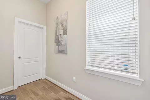 Entry Way - 6517 Totteridge, Middle River, MD 21220 photo 6 of 17