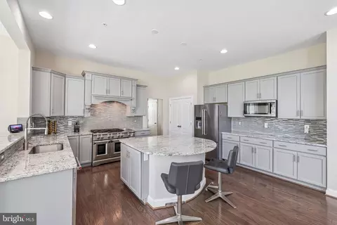 Kitchen - 6517 Totteridge, Middle River, MD 21220 photo 3 of 5