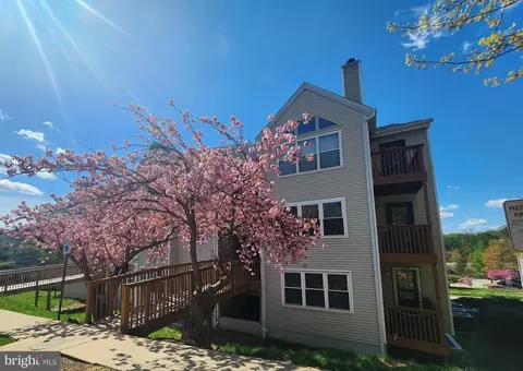 5630 Ringwood Dr #E, Halethorpe, MD 21227