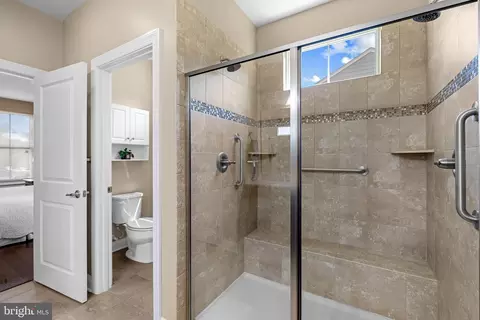 Bath - 6914 Summit Cir, Baltimore, MD 21239 photo 2 of 5