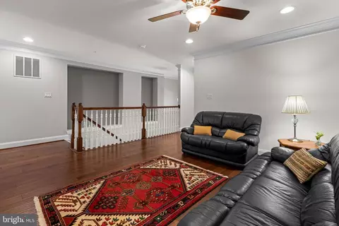 Entry Way - 6914 Summit Cir, Baltimore, MD 21239 photo 7 of 10