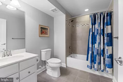 Bath - 6914 Summit Cir, Baltimore, MD 21239 photo 5 of 5