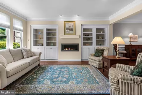 Living - 6914 Summit Cir, Baltimore, MD 21239 photo 1 of 2