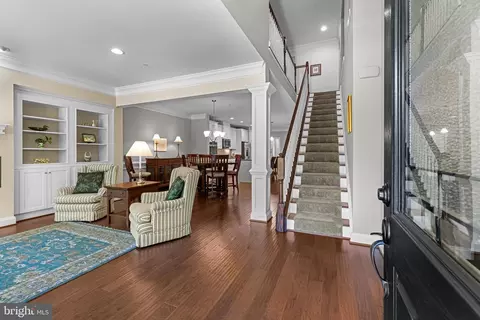 Entry Way - 6914 Summit Cir, Baltimore, MD 21239 photo 2 of 10